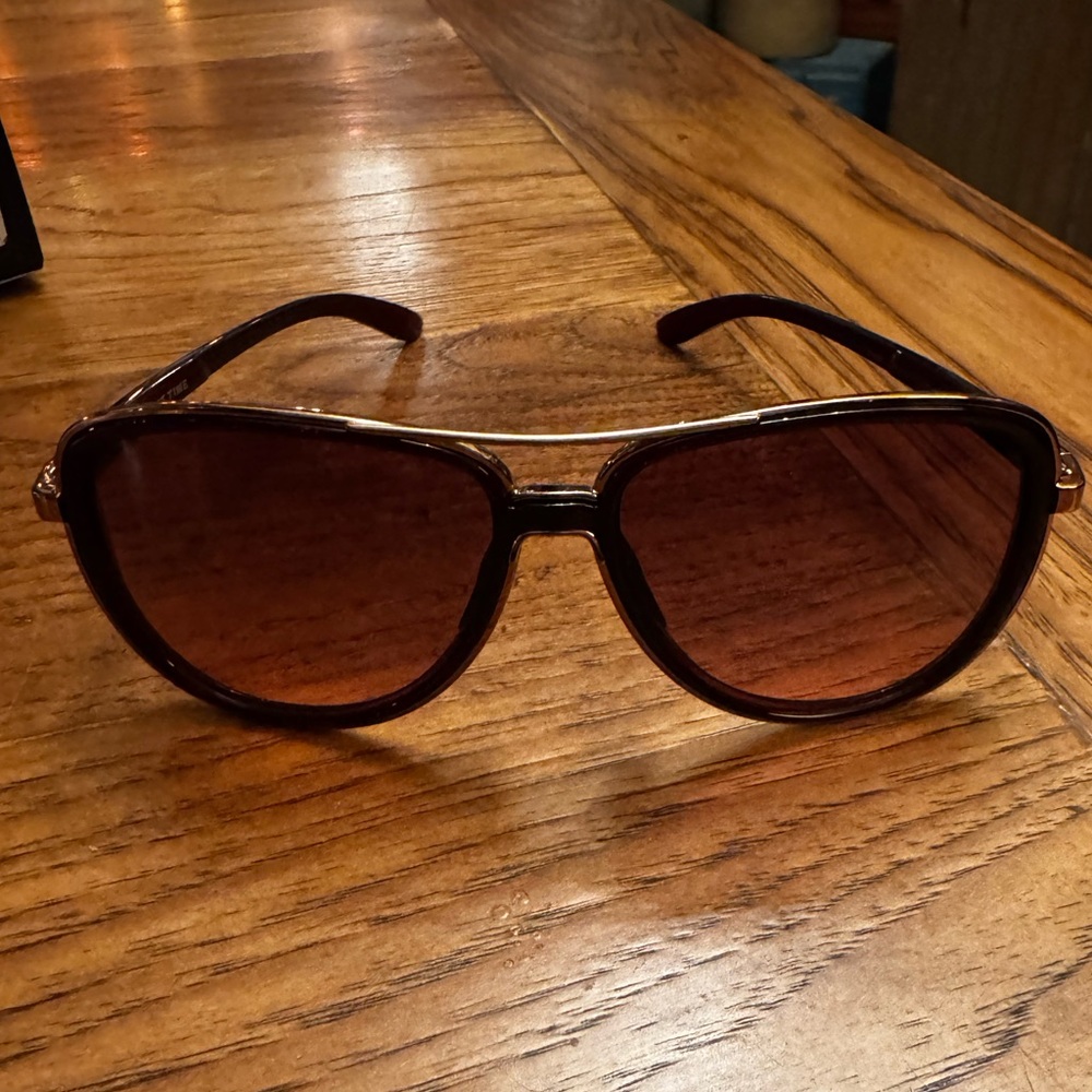 Oakley Women’s Split Time Sunglasses.